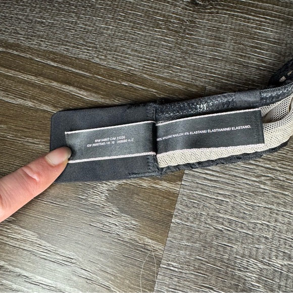 Victoria's Secret Strapless Black and White Lace Bra - Picture 4 of 5